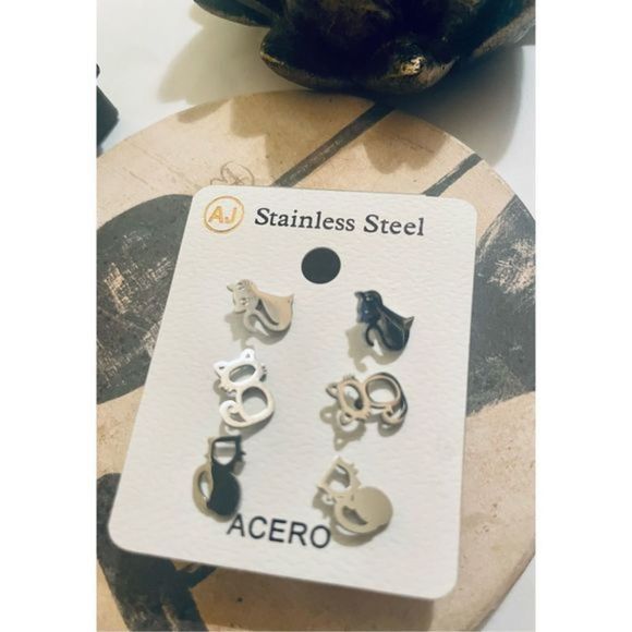 3 KITTY EARRINGS - Picture 2 of 5